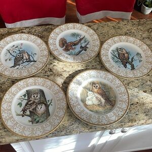 Edward Marshall Boehm owl plates (5)